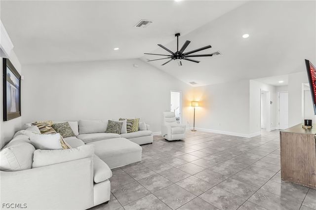 3509 SW 8th CT, Cape Coral, FL 33914