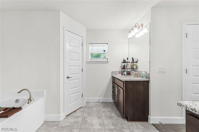 3509 SW 8th CT, Cape Coral, FL 33914