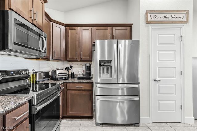 3509 SW 8th CT, Cape Coral, FL 33914