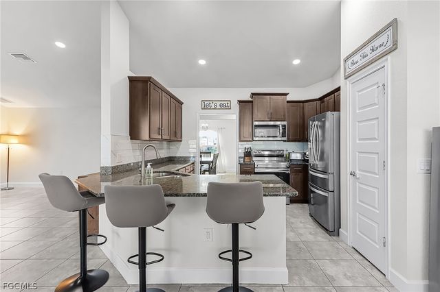 3509 SW 8th CT, Cape Coral, FL 33914