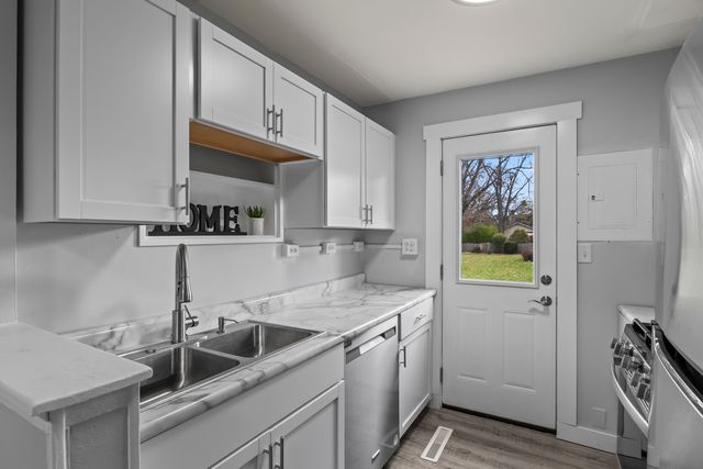 3614 Linneman Street, Glenview, IL 60025