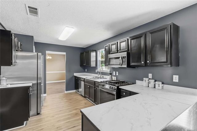 4180 W Stubbs Road, Atlanta, GA 30349