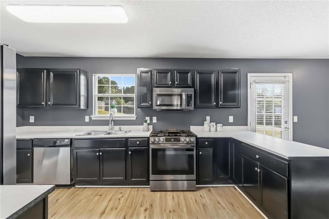 4180 W Stubbs Road, Atlanta, GA 30349