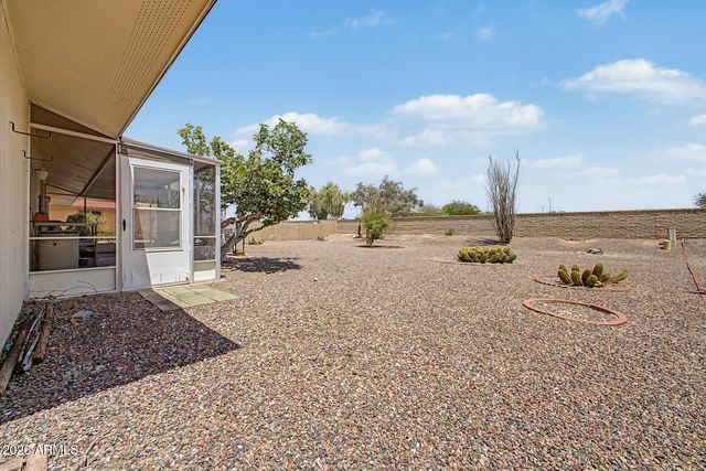 16213 N MEADOW PARK Drive, Sun City, AZ 85351