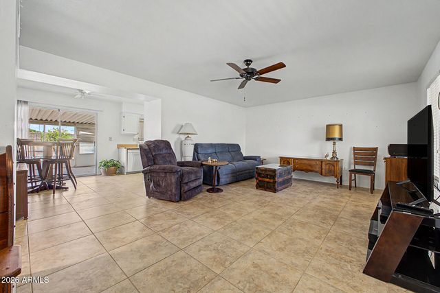 16213 N MEADOW PARK Drive, Sun City, AZ 85351