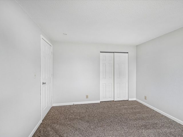 6601 Arbor Lane NE, Cedar Rapids, IA 52402