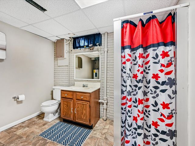 6601 Arbor Lane NE, Cedar Rapids, IA 52402