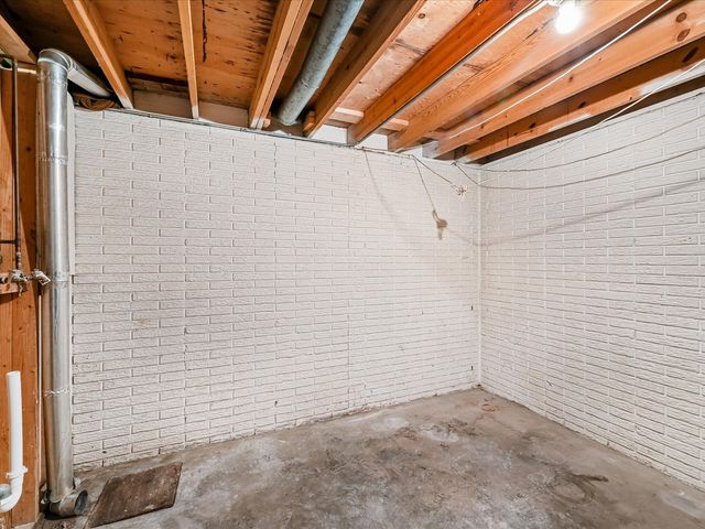 6601 Arbor Lane NE, Cedar Rapids, IA 52402