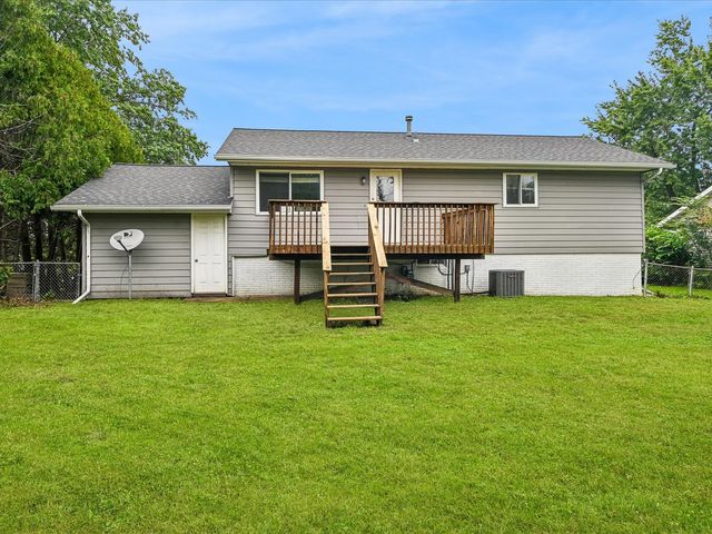 6601 Arbor Lane NE, Cedar Rapids, IA 52402