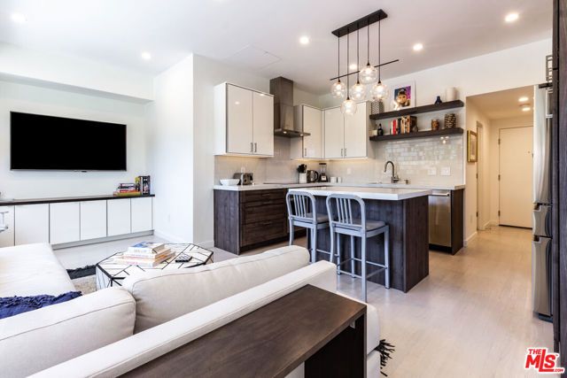 838 N Doheny Drive 203, West Hollywood, CA 90069
