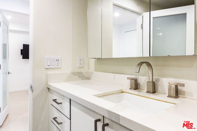 838 N Doheny Drive 203, West Hollywood, CA 90069