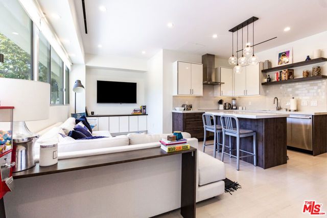 838 N Doheny Drive 203, West Hollywood, CA 90069
