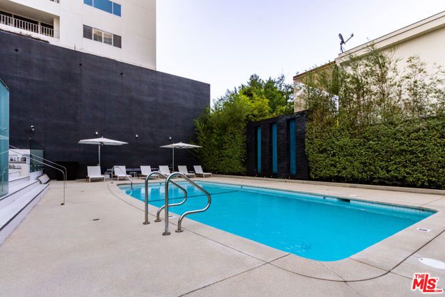 838 N Doheny Drive 203, West Hollywood, CA 90069