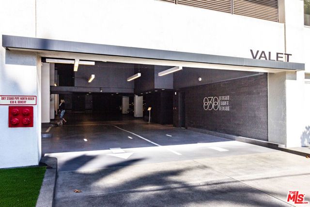 838 N Doheny Drive 203, West Hollywood, CA 90069