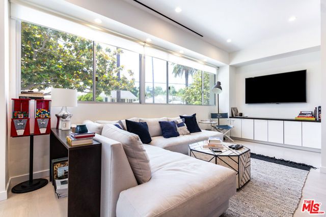 838 N Doheny Drive 203, West Hollywood, CA 90069