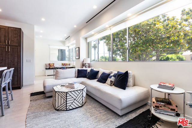 838 N Doheny Drive 203, West Hollywood, CA 90069