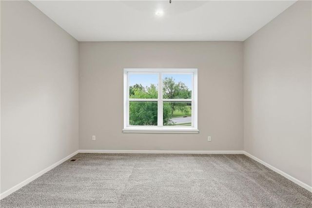 21803 Southcreek Road, Peculiar, MO 64078