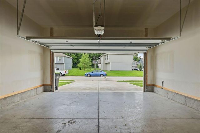 21803 Southcreek Road, Peculiar, MO 64078
