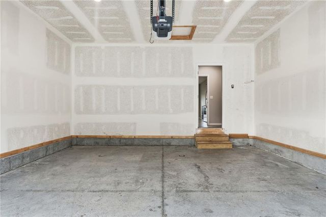 21803 Southcreek Road, Peculiar, MO 64078