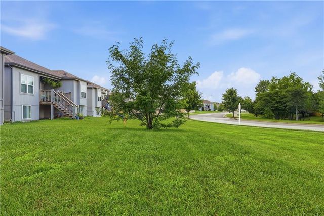 21803 Southcreek Road, Peculiar, MO 64078