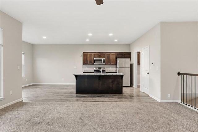 21803 Southcreek Road, Peculiar, MO 64078