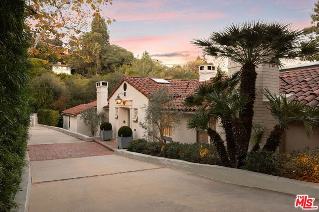 10770 Chalon Road, Los Angeles, CA 90077