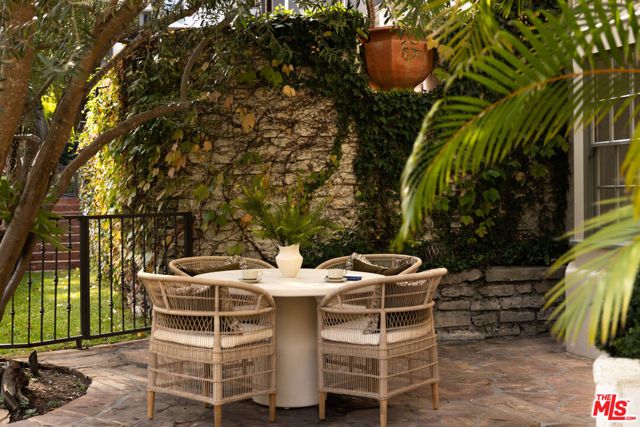 10770 Chalon Road, Los Angeles, CA 90077