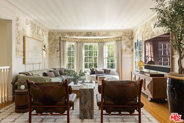 10770 Chalon Road, Los Angeles, CA 90077