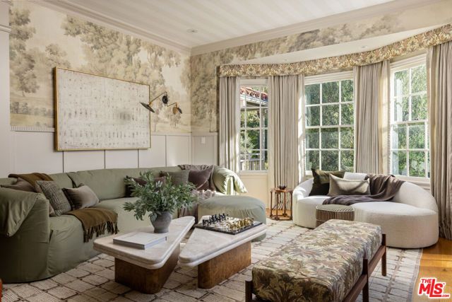 10770 Chalon Road, Los Angeles, CA 90077