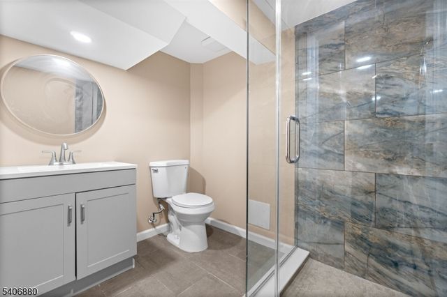 16 Sayre St, Elizabeth City, NJ 07208