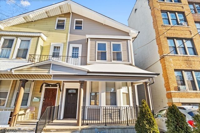 16 Sayre St, Elizabeth City, NJ 07208