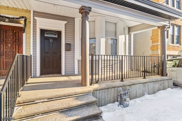 16 Sayre St, Elizabeth City, NJ 07208