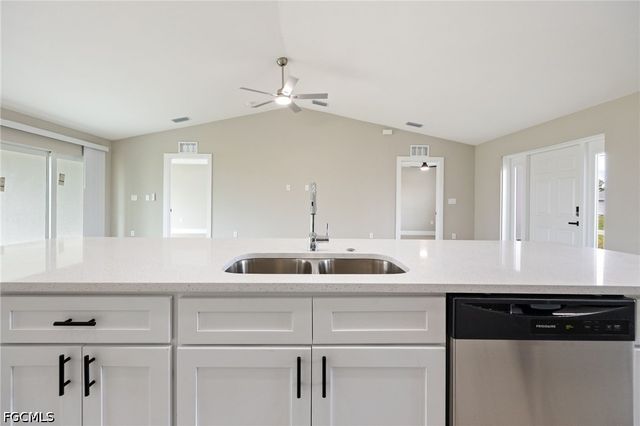 2802 NW 3rd PL, Cape Coral, FL 33993