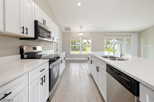 2802 NW 3rd PL, Cape Coral, FL 33993