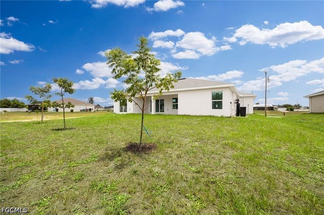 2802 NW 3rd PL, Cape Coral, FL 33993