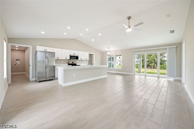 2802 NW 3rd PL, Cape Coral, FL 33993