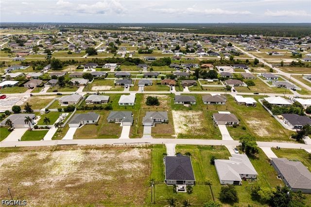 2802 NW 3rd PL, Cape Coral, FL 33993