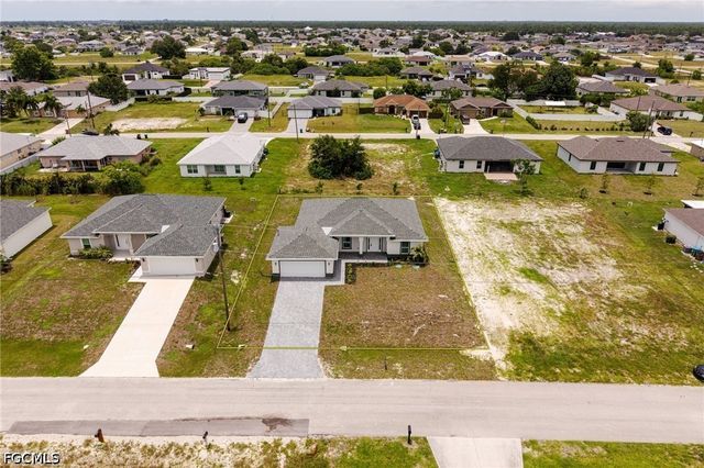 2802 NW 3rd PL, Cape Coral, FL 33993