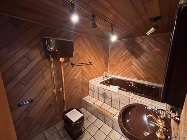 3331 Lakeview Circle, Longmont, CO 80503