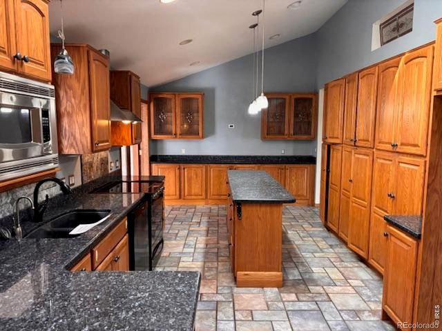 3331 Lakeview Circle, Longmont, CO 80503