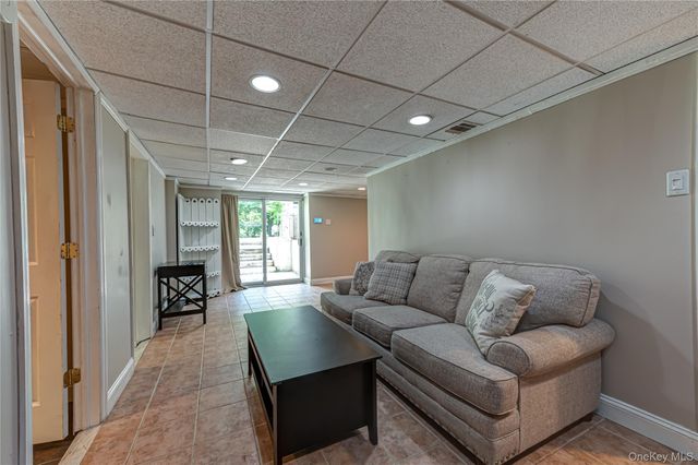3 Thompson Hill Road, Saint James, NY 11780