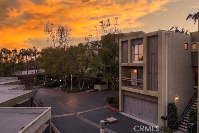 809 Temple Terrace, Los Angeles, CA 90042