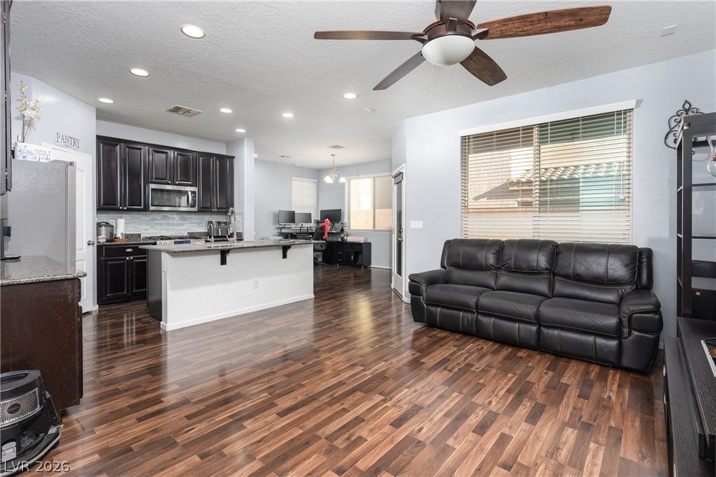 7631 Peaceful Trellis Drive, Las Vegas, NV 89179 — photo 3