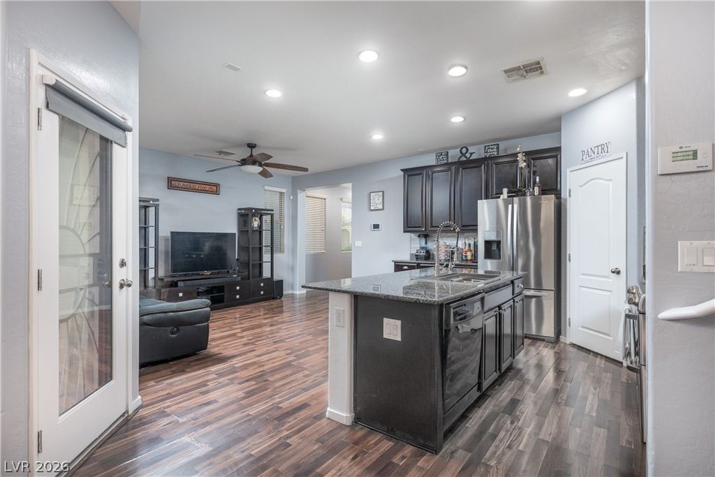 7631 Peaceful Trellis Drive, Las Vegas, NV 89179 — photo 5