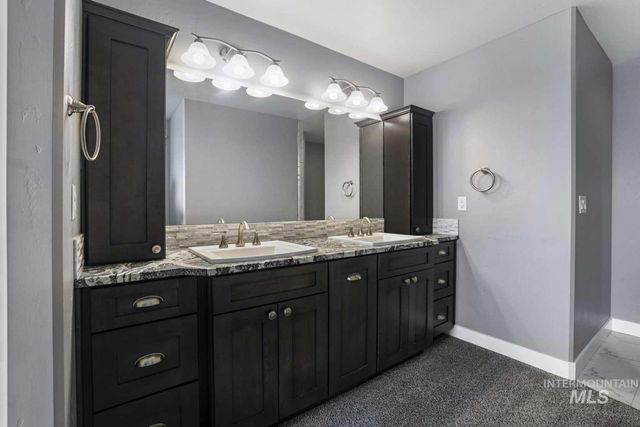 3847 N Glasswing Dr, Filer, ID 83328