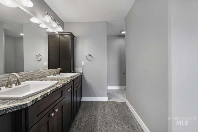3847 N Glasswing Dr, Filer, ID 83328