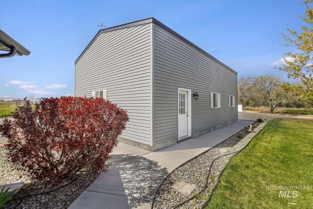 3847 N Glasswing Dr, Filer, ID 83328