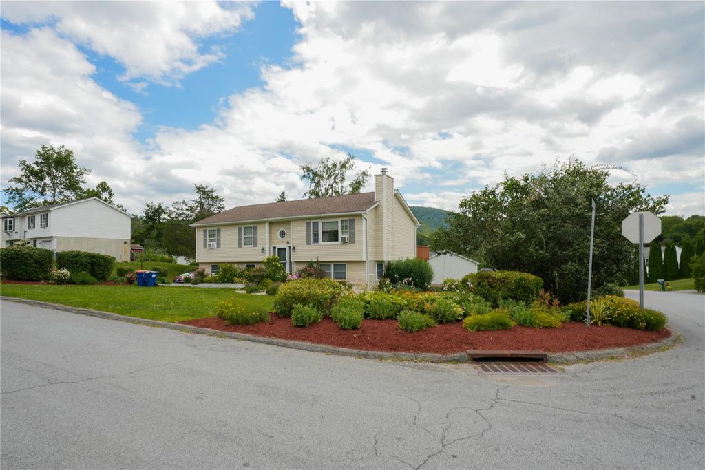 6 Holly Hill Drive, Wingdale, NY 12594