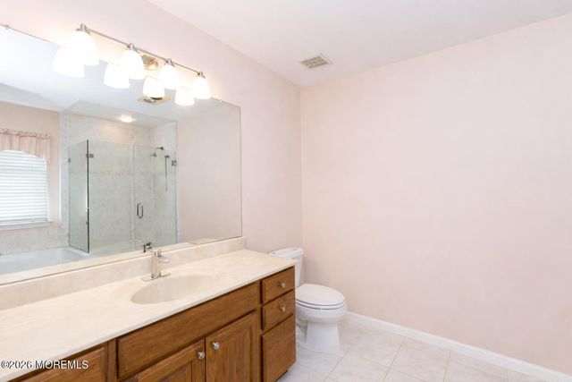 11 Ivy Hill Road, Lakewood, NJ 08701