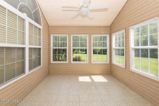 11 Ivy Hill Road, Lakewood, NJ 08701